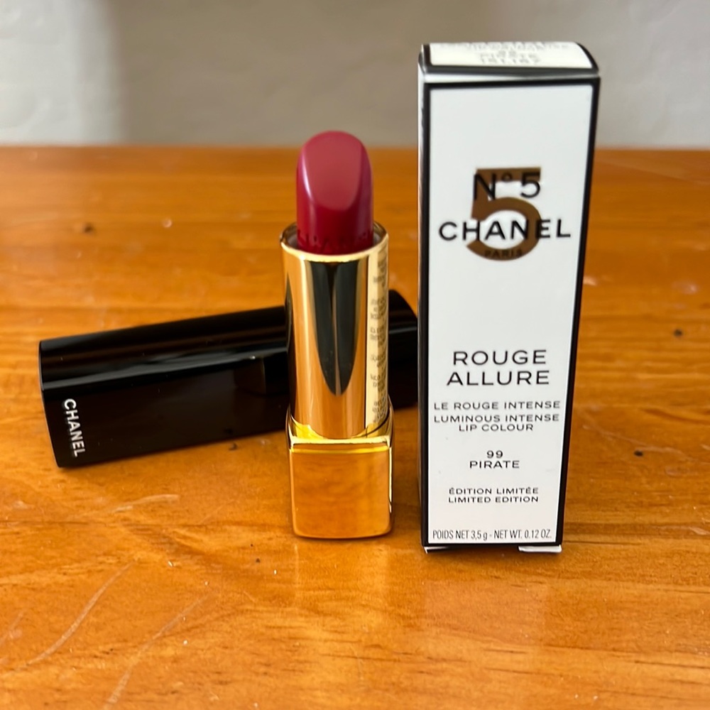 Chanel Rouge Allure lipstick #99 Pirate